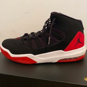Jordan max aura! (Red/black)